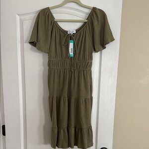 Gilli Olive Green Tiered Dress Small